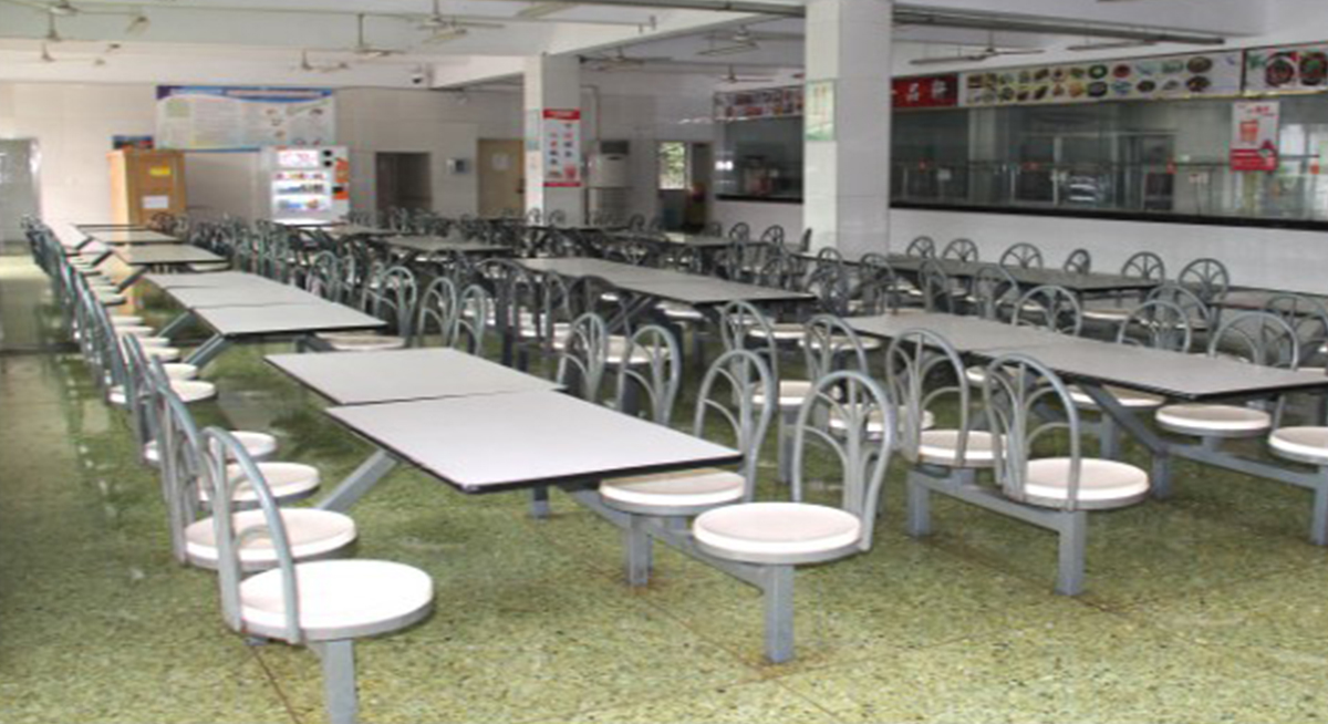 学校食堂