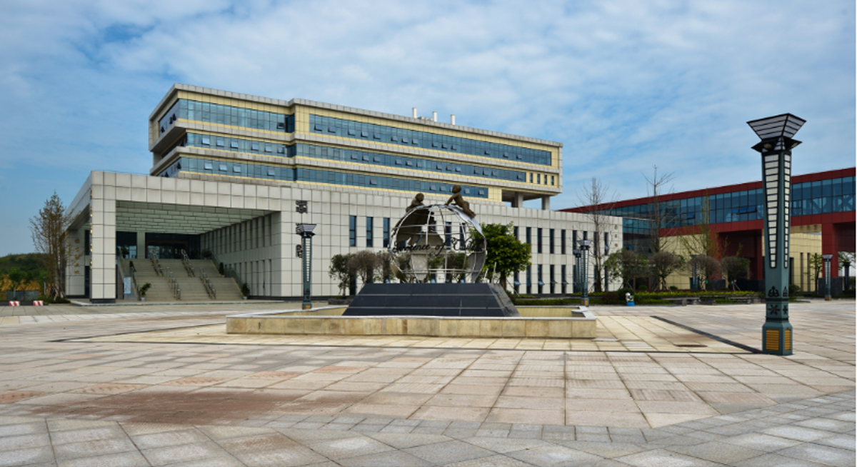 学校广场一角