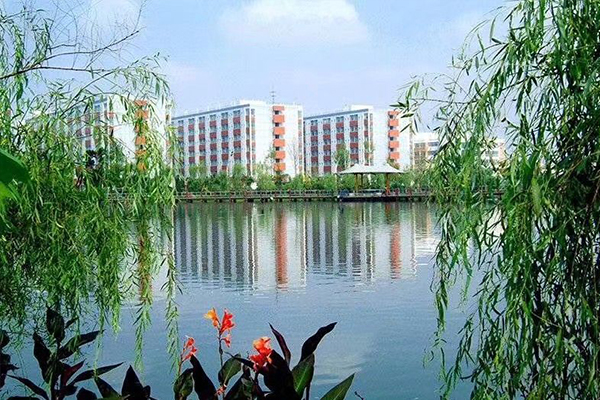 四川城市技师学院环境