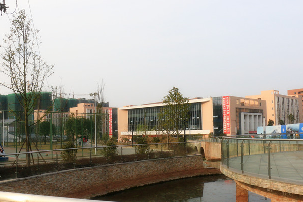 天府新区信息职业学院校园环境