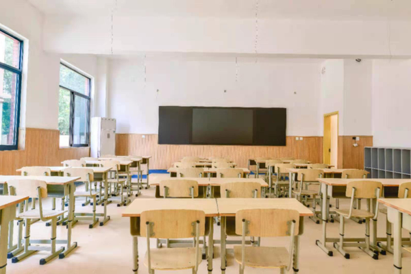 川科外国语学校校园环境