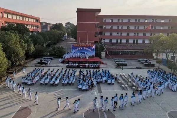 崇州市怀远中学校园环境