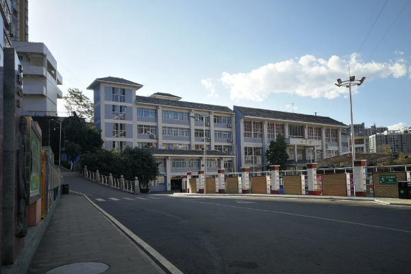 攀枝花市经贸旅游学校环境