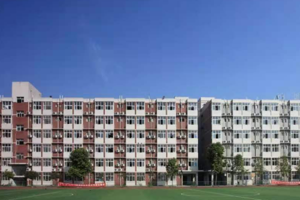  南充电子工业学校环境