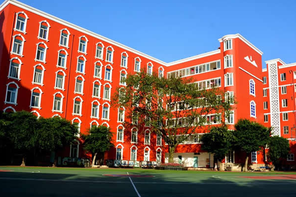 成都新世纪外国语学校环境