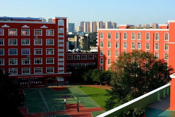 成都新世纪外国语学校环境