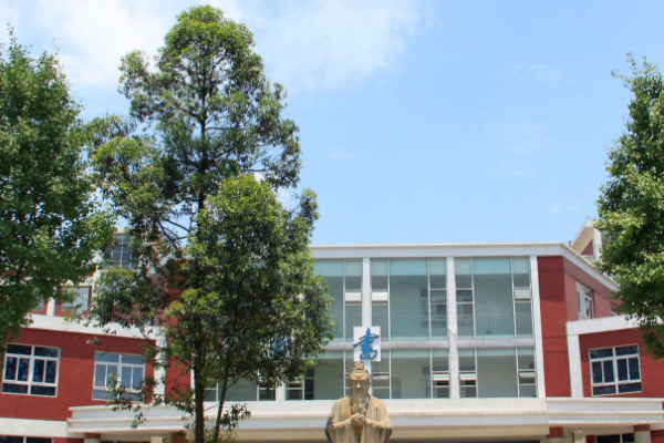 四川托普计算机职业学校环境