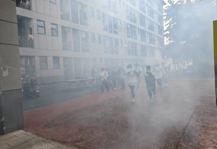 自贡旅游职高