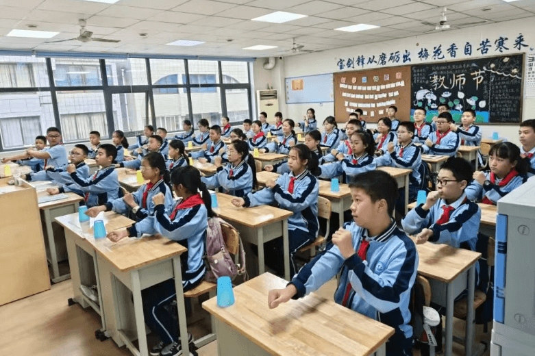 成都新世纪外国语学校
