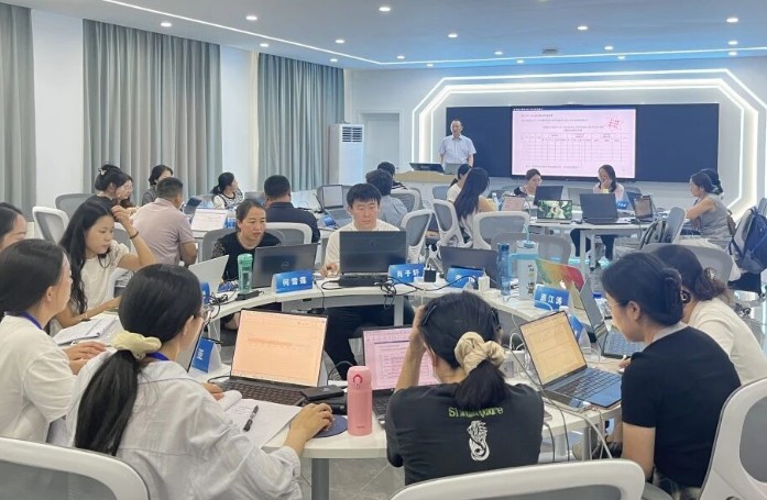 四川城市技师学院教师参加工学一体专项培训