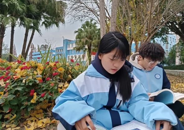 成都新运职业学校
