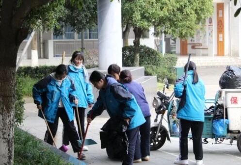 成都电子信息学校