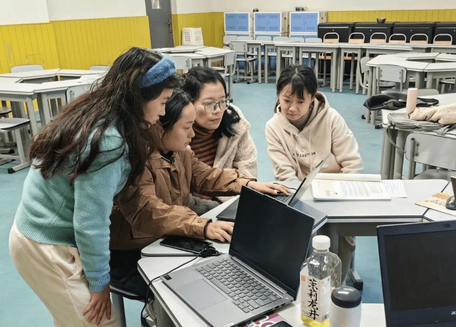 成都电子信息学校