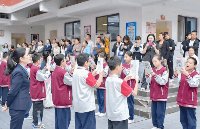 成都市郫都区川科外国语学校