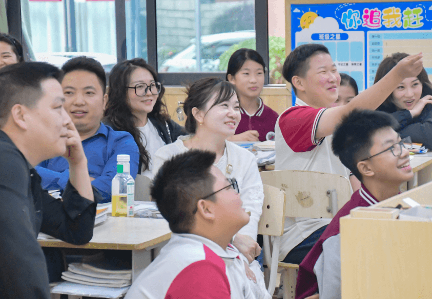 成都市郫都区川科外国语学校