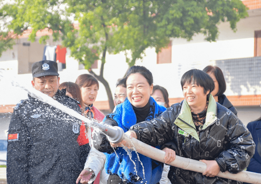 成都市郫都区川科外国语学校