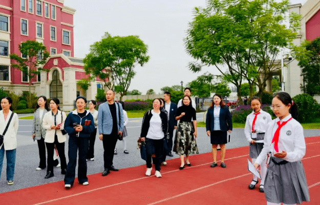 新津成外学校
