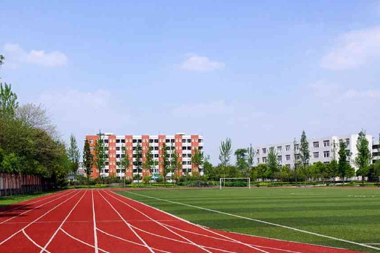 成都指南针学校操场 成都指南针学校操场