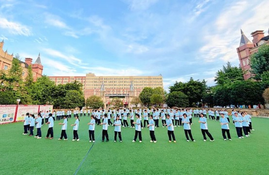 四川五月花技师学院学子