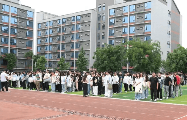 川绵高技校