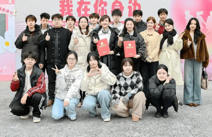 成都市郫都区川科外国语学校