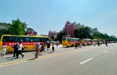 成都市新津区成外学校