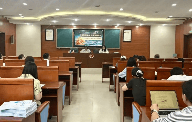 四川省成都市龙泉中学校