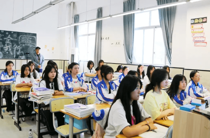 四川五月花技师学院
