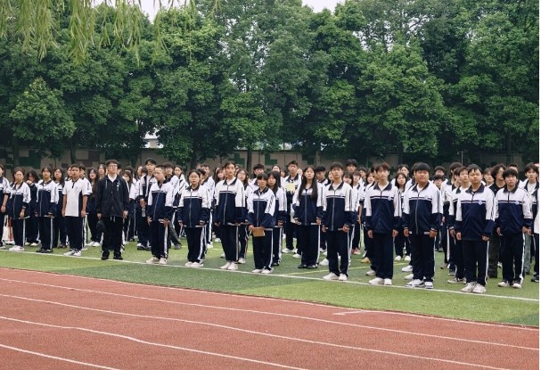 成都指南针学校学生风采 成都指南针学校学生风采