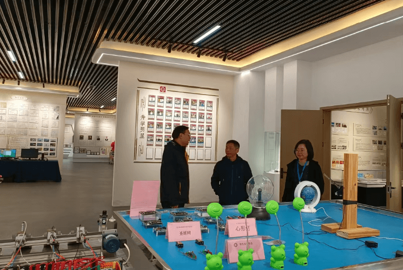 成都石化工业学校