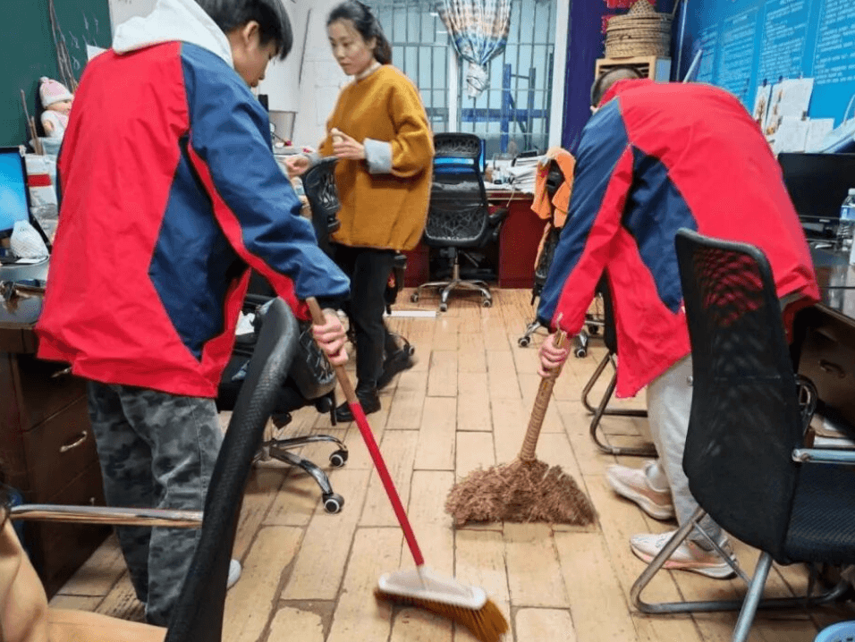 自贡电信职校