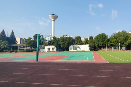 锦江综合高中操场