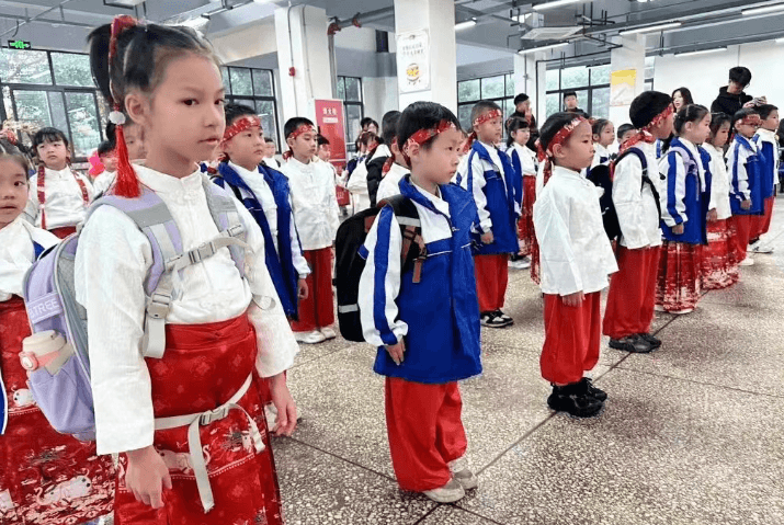 成都佳兴外国语学校