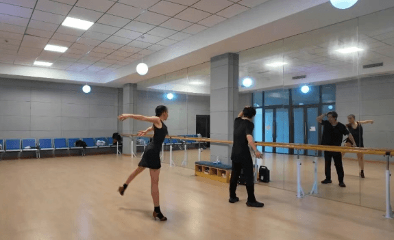 成都市新津区成外学校