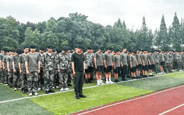 成都指南针职业技术学校