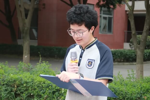 四川托普计算机职业学校